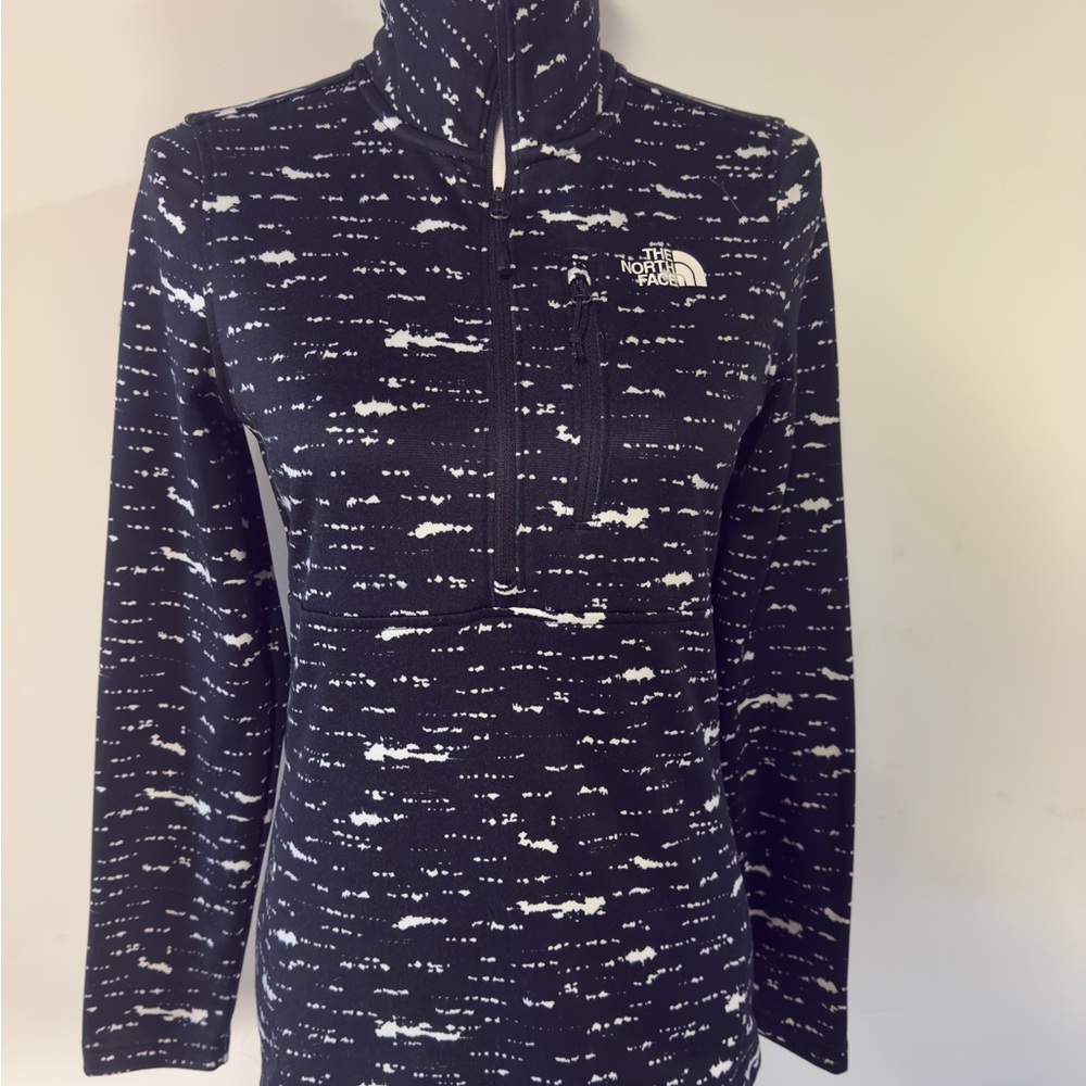 Women’s The North Face Black and White Half-Zip Pullover